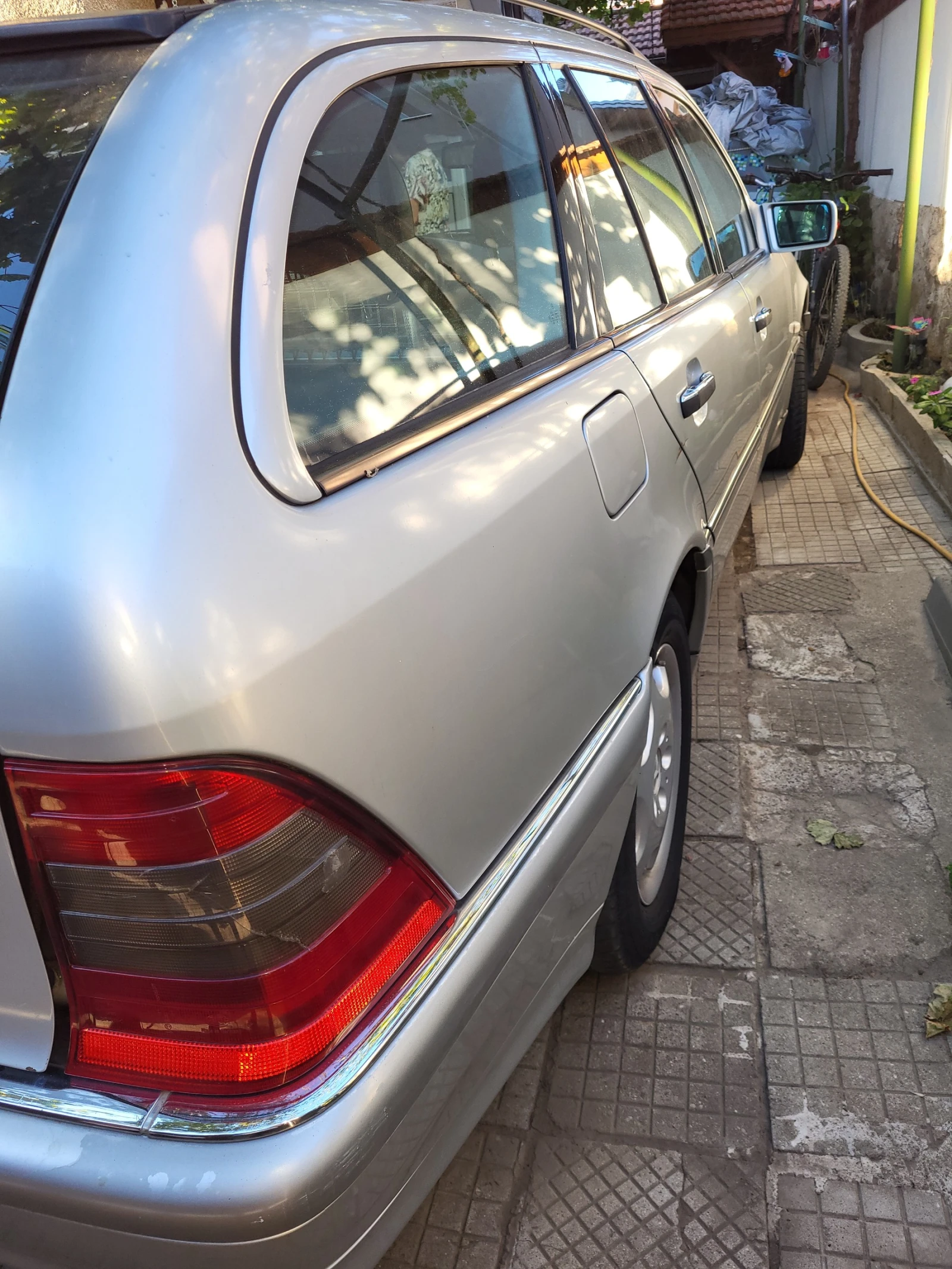 Mercedes-Benz C 220, снимка 3 - Автомобили и джипове - 56011885