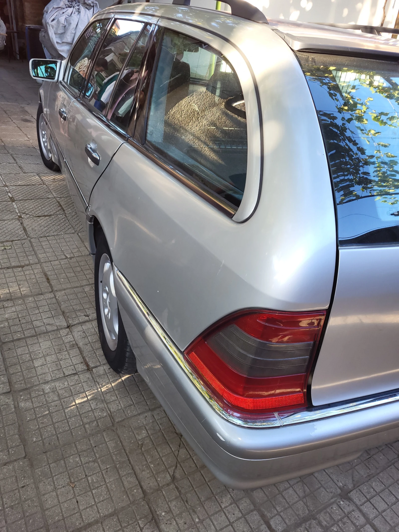 Mercedes-Benz C 220, снимка 2 - Автомобили и джипове - 56011885