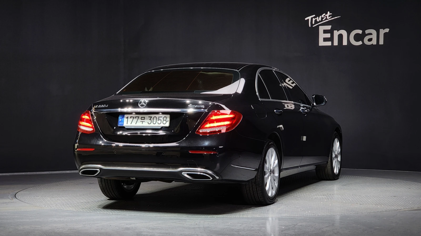 Mercedes-Benz E 220 4Matic Exclusive autoprime.bg, снимка 2 - Автомобили и джипове - 56038928