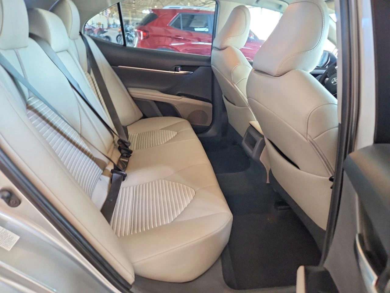 Toyota Camry 2.5l Se, снимка 10 - Автомобили и джипове - 56151821