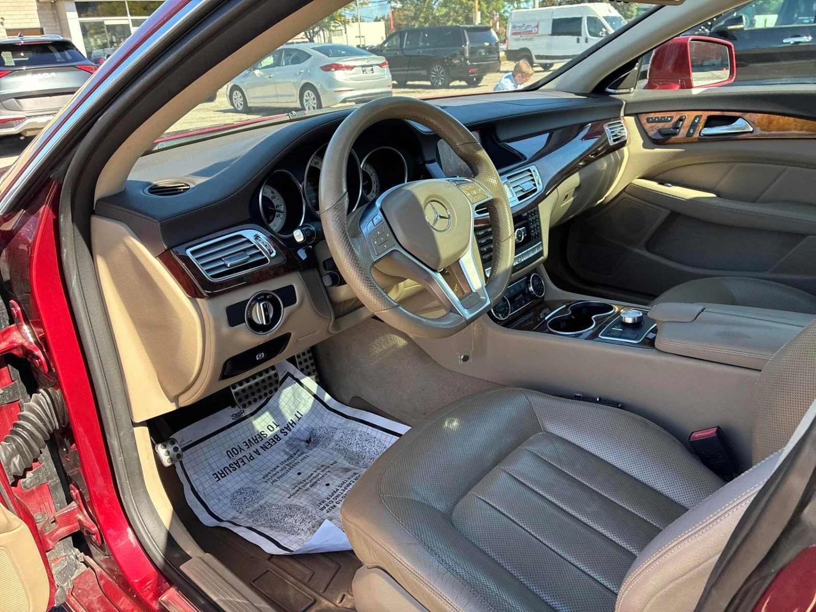 Mercedes-Benz CLS 550 Limited Color * АвтоКредит * (ЦЕНА ДО БГ), снимка 6 - Автомобили и джипове - 56228643