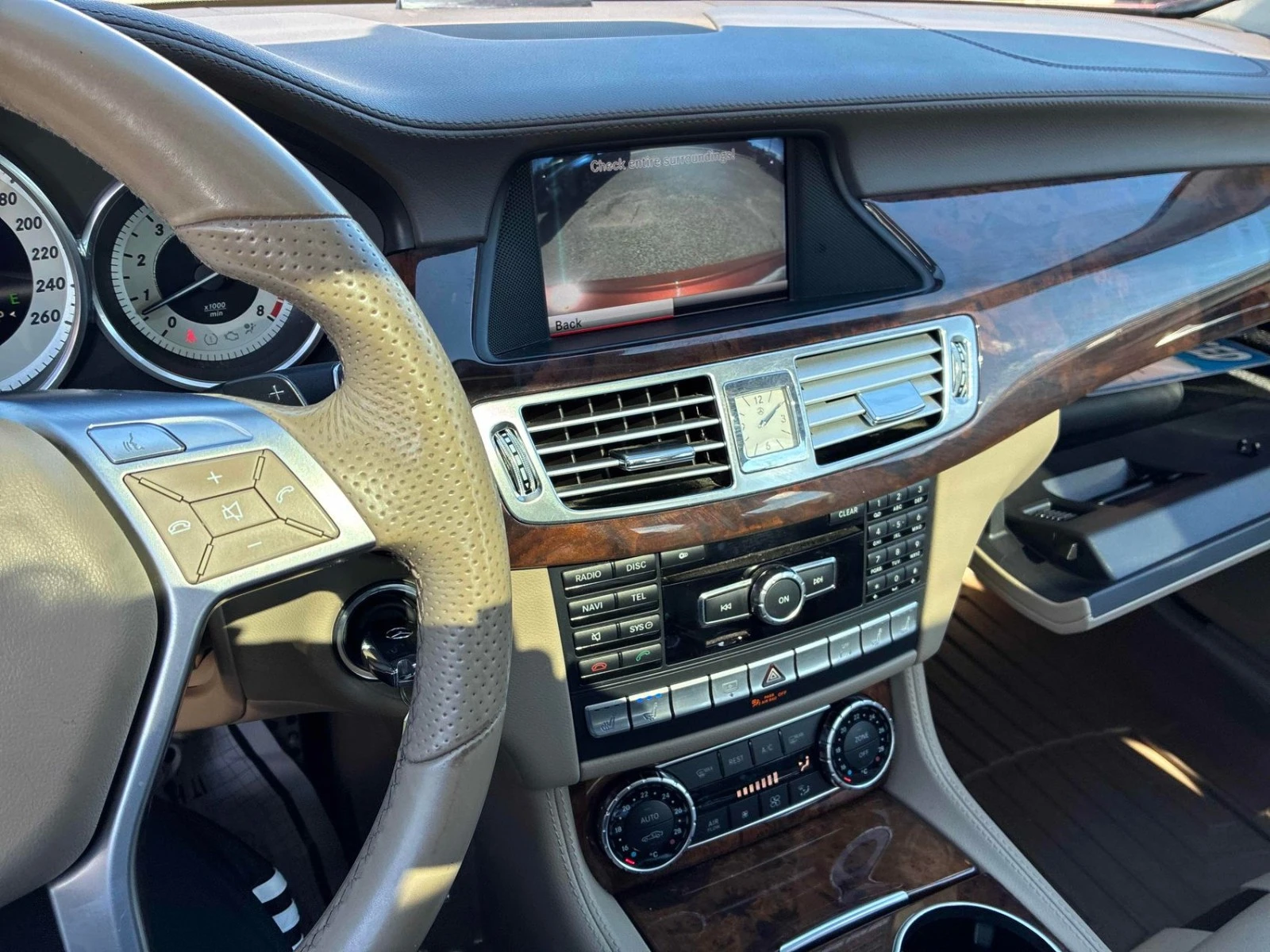 Mercedes-Benz CLS 550 Limited Color * АвтоКредит * (ЦЕНА ДО БГ), снимка 8 - Автомобили и джипове - 56228643