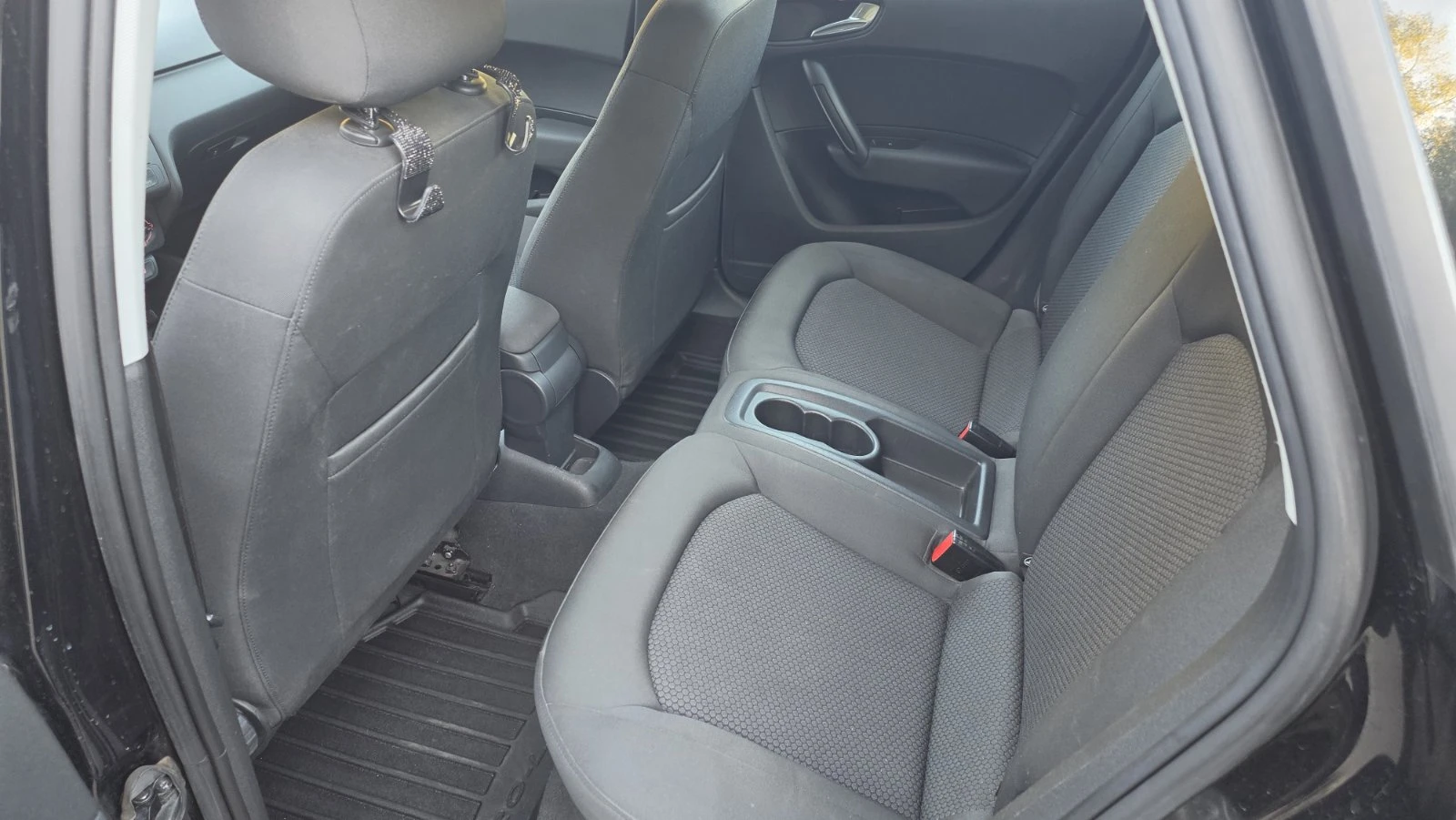 Audi A1 Sportback TFSI, снимка 13 - Автомобили и джипове - 56351326