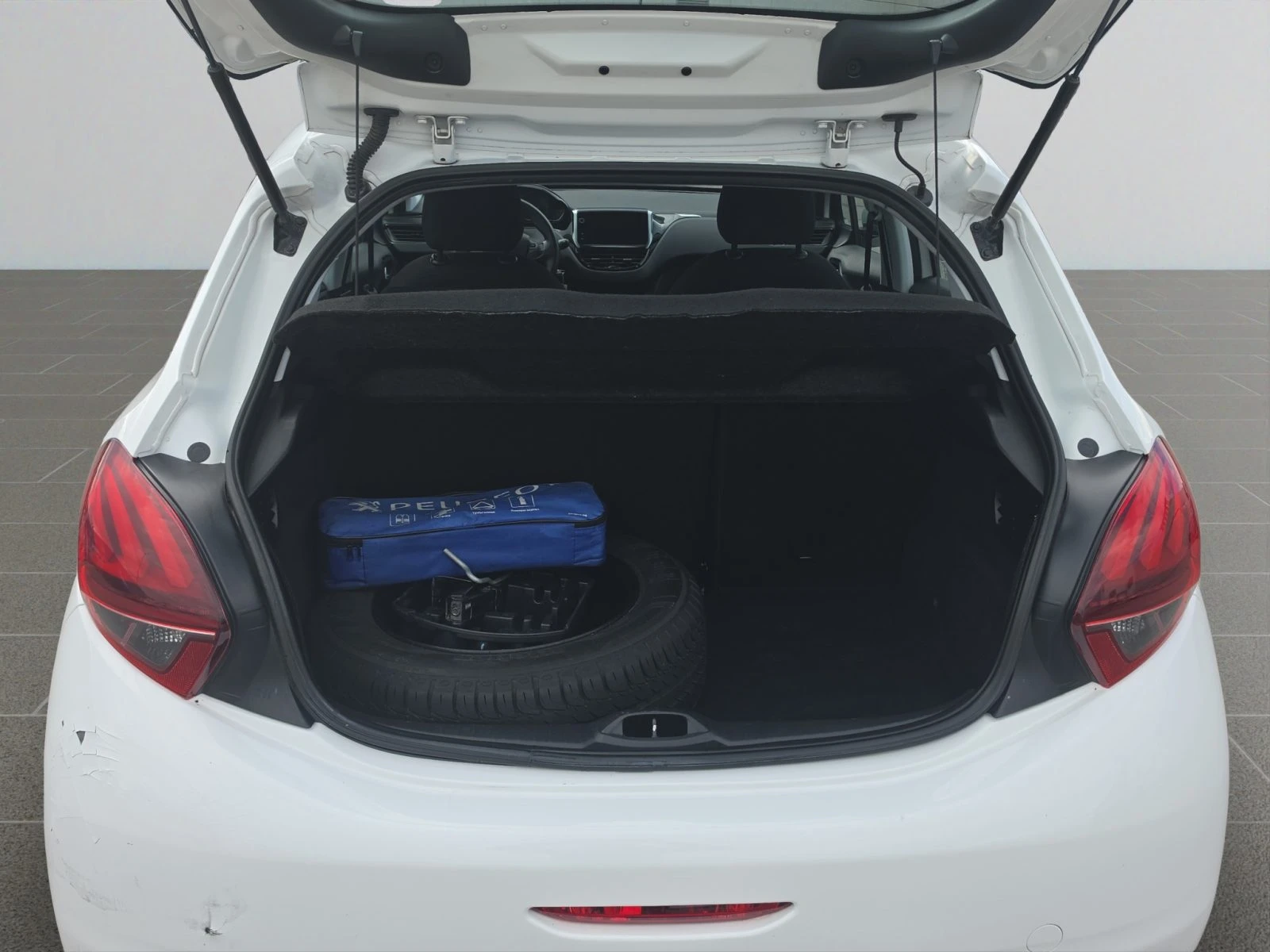 Peugeot 208 5P ACTIVE 1.2 VTi 68 BVM5 EURO 6.2//1906252 | Mobile.bg � ����������� 13