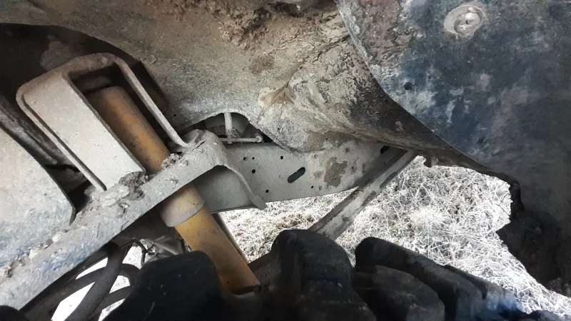 Nissan Patrol Y60, снимка 9 - Автомобили и джипове - 52463881