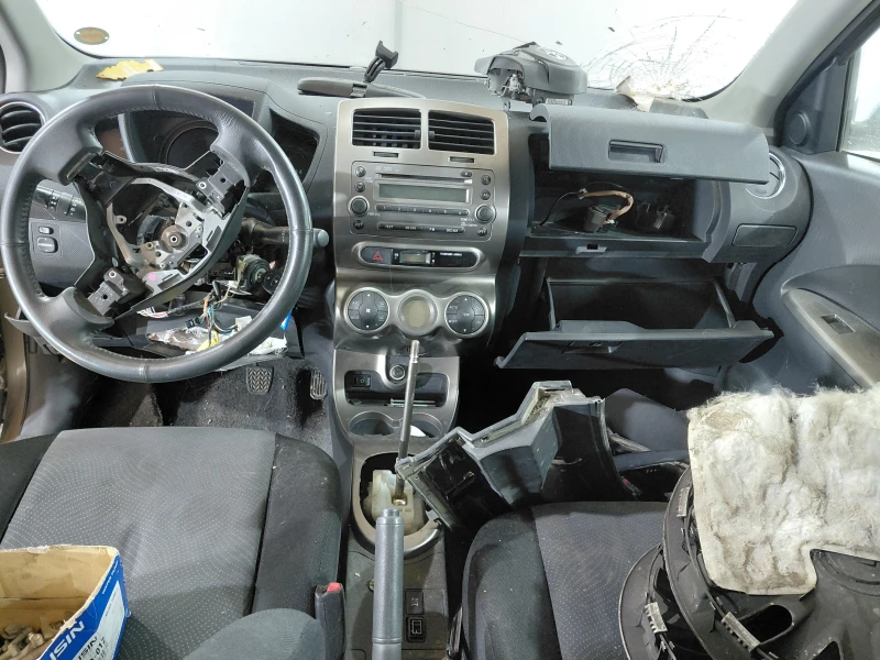 Toyota Urban Cruiser D4D с документи, снимка 8 - Автомобили и джипове - 51341818