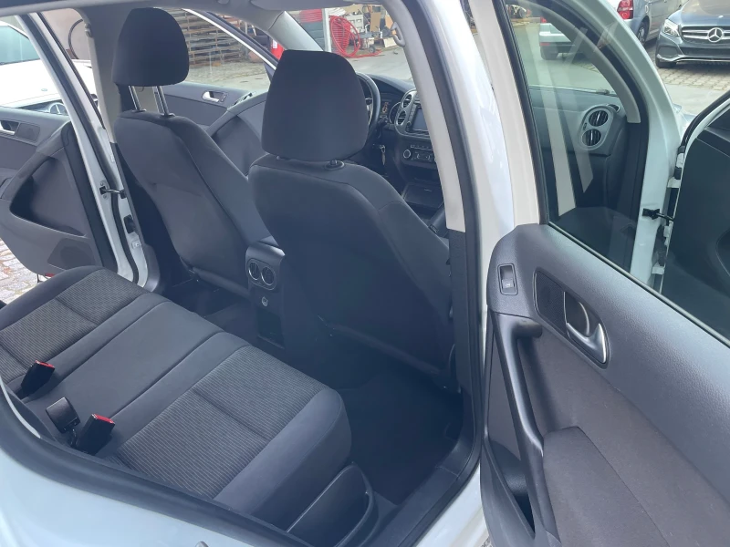 VW Tiguan 1.4i 100000km, снимка 14 - Автомобили и джипове - 52133793