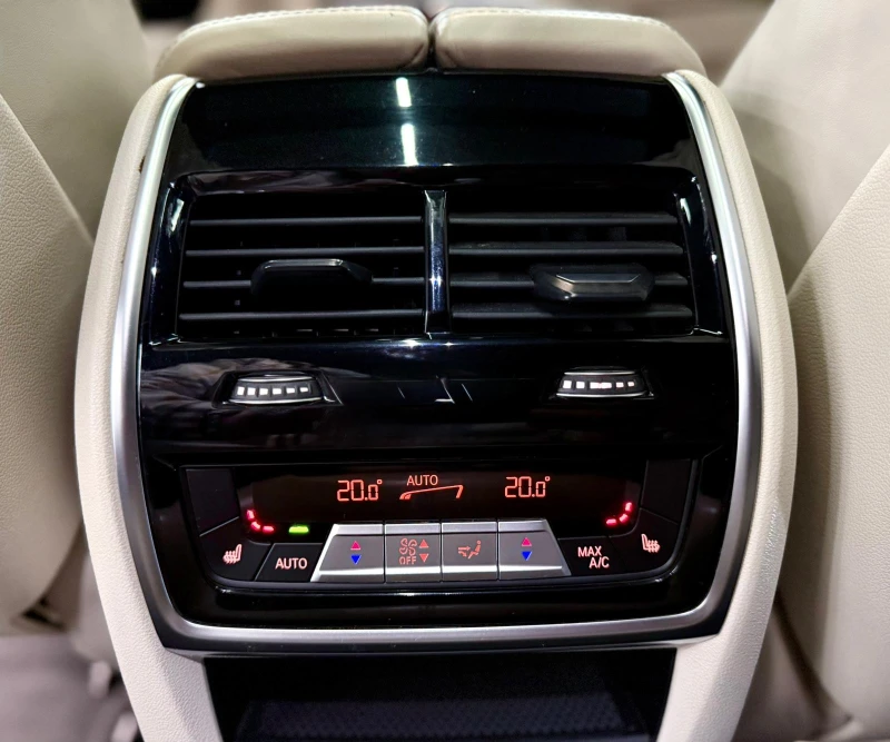 BMW X6 Xdrive* М* Лизинг* Iconic Glow* iDrive* Sky Lounge, снимка 15 - Автомобили и джипове - 52938758