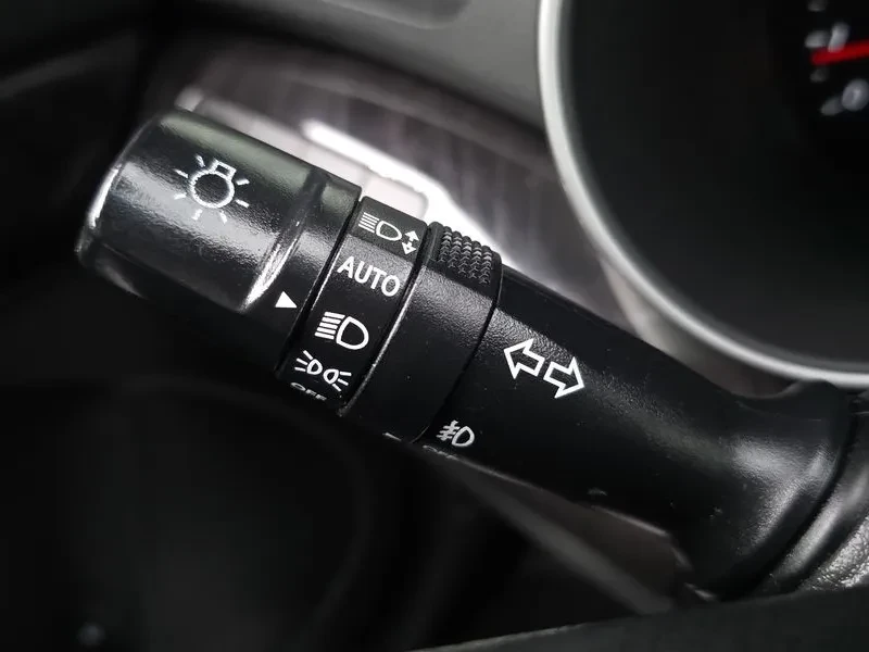 Kia Sorento 2.0 2WD, снимка 15 - Автомобили и джипове - 54264097