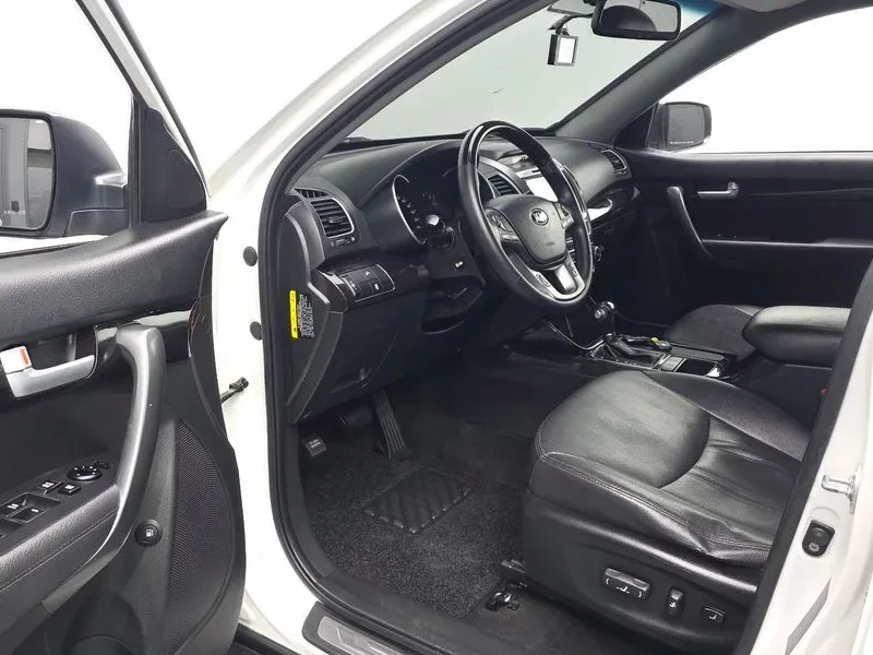 Kia Sorento 2.0 2WD, снимка 10 - Автомобили и джипове - 54264097