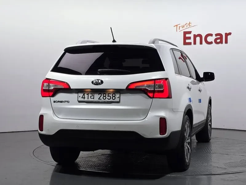 Kia Sorento 2.0 2WD, снимка 4 - Автомобили и джипове - 54264097