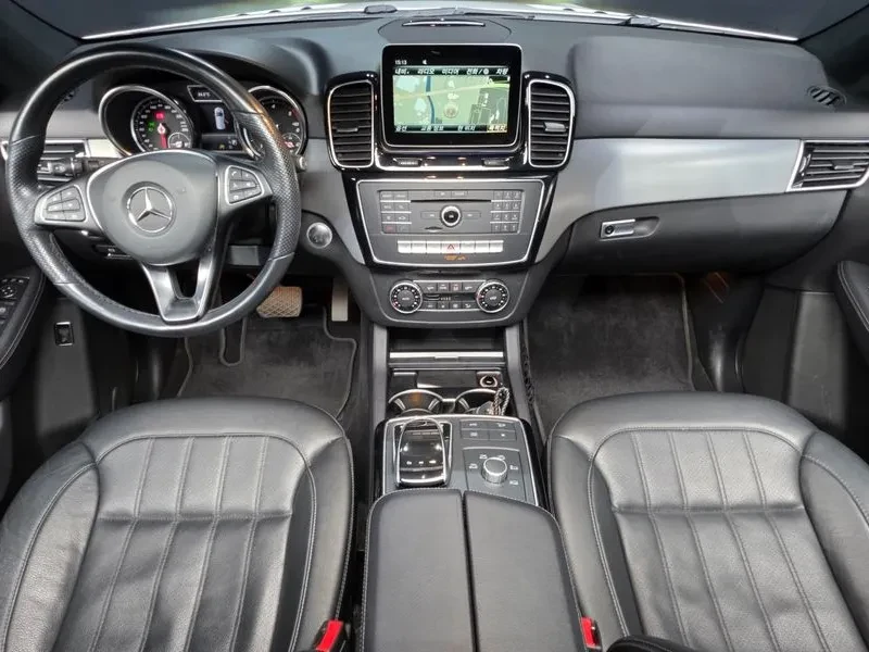 Mercedes-Benz GLE 350 D 4Matic, снимка 7 - Автомобили и джипове - 55747598