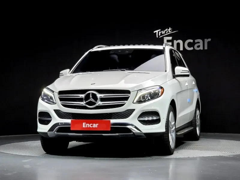 Mercedes-Benz GLE 350 D 4Matic, снимка 3 - Автомобили и джипове - 55747598