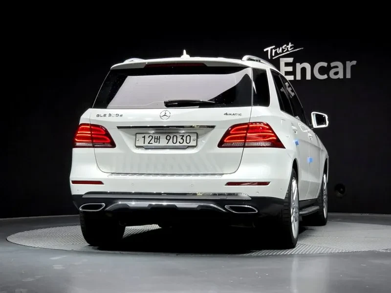 Mercedes-Benz GLE 350 D 4Matic, снимка 4 - Автомобили и джипове - 55747598