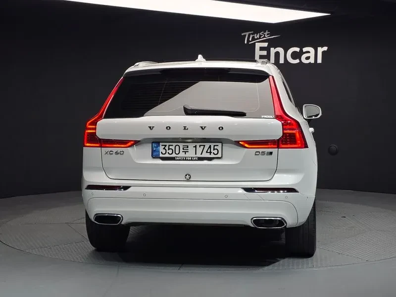 Volvo XC60 D5 Inscription, снимка 8 - Автомобили и джипове - 56225161