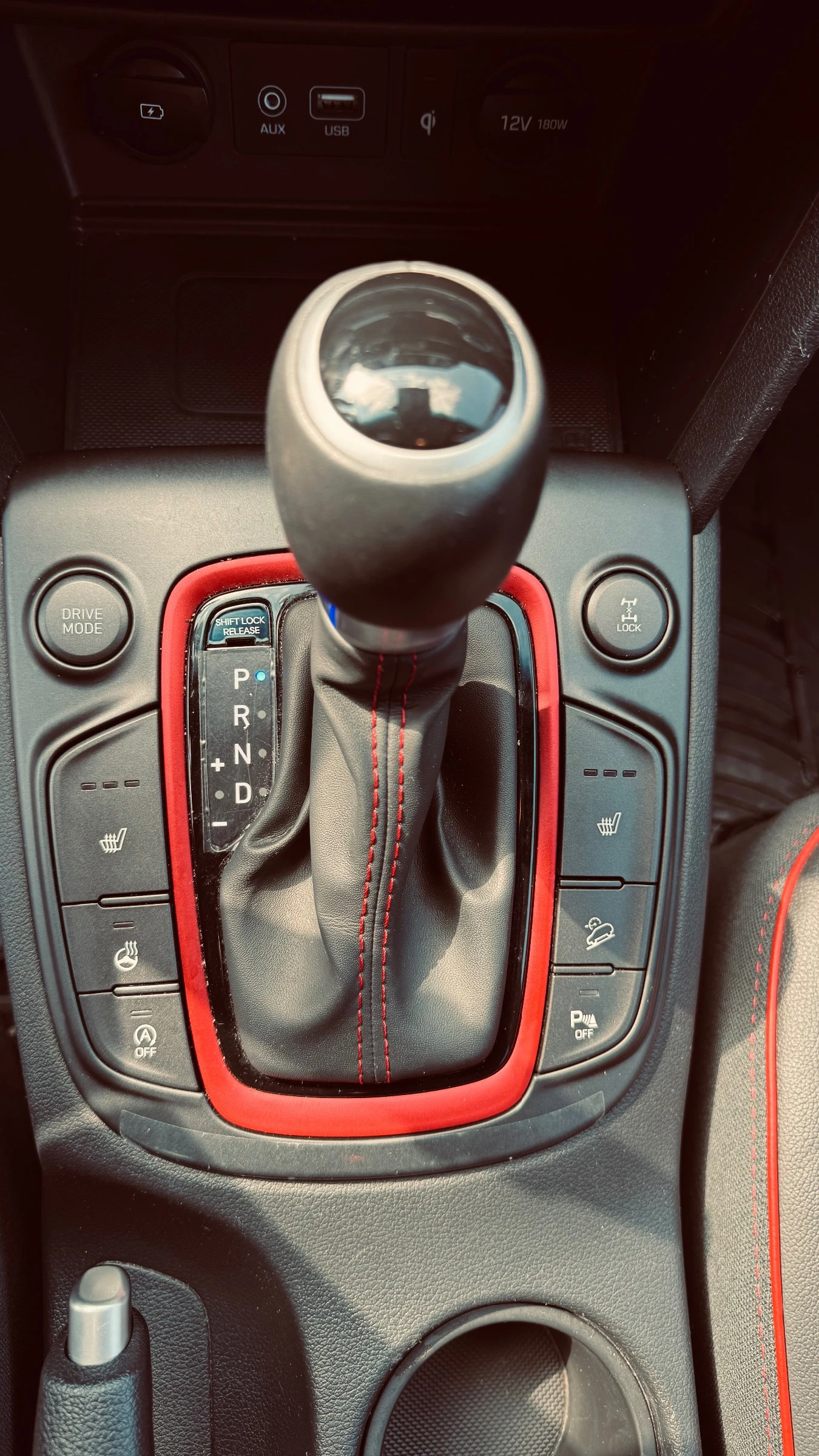 Hyundai Kona 1.6 T-GDI AWD 7DCT, снимка 12 - Автомобили и джипове - 54166451