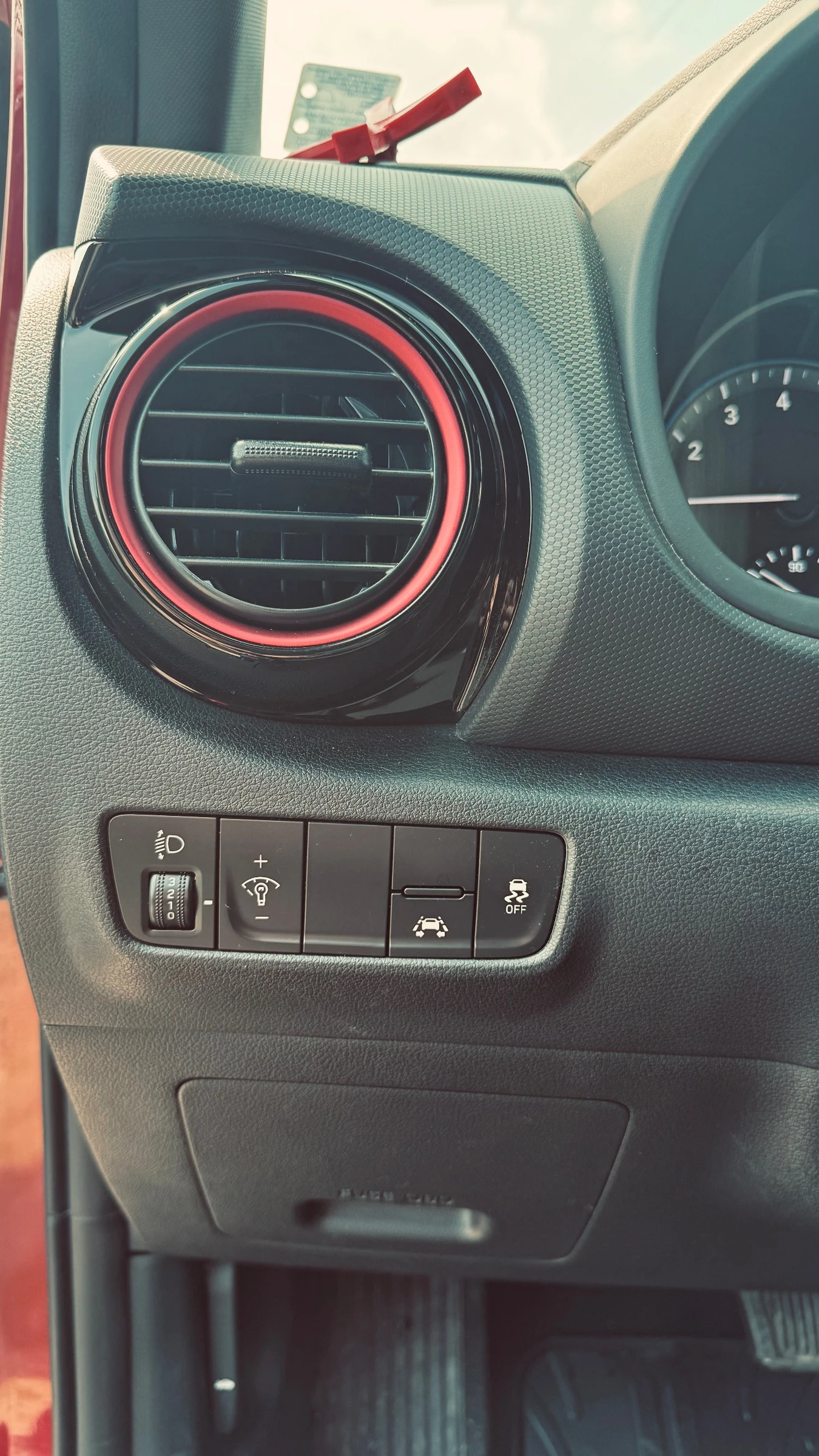 Hyundai Kona 1.6 T-GDI AWD 7DCT, снимка 14 - Автомобили и джипове - 54166451