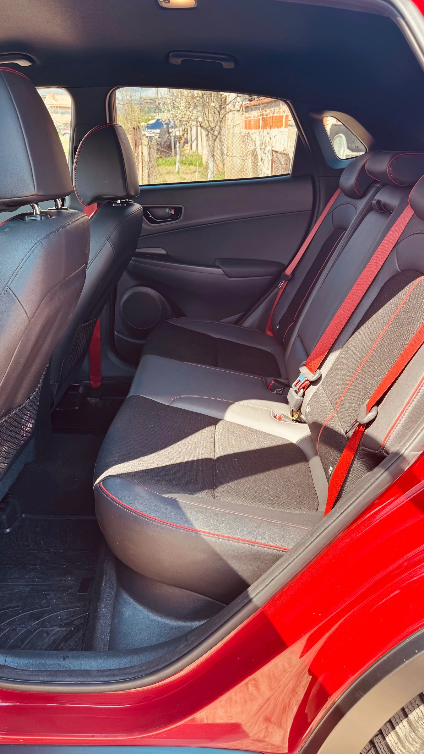 Hyundai Kona 1.6 T-GDI AWD 7DCT, снимка 3 - Автомобили и джипове - 54166451