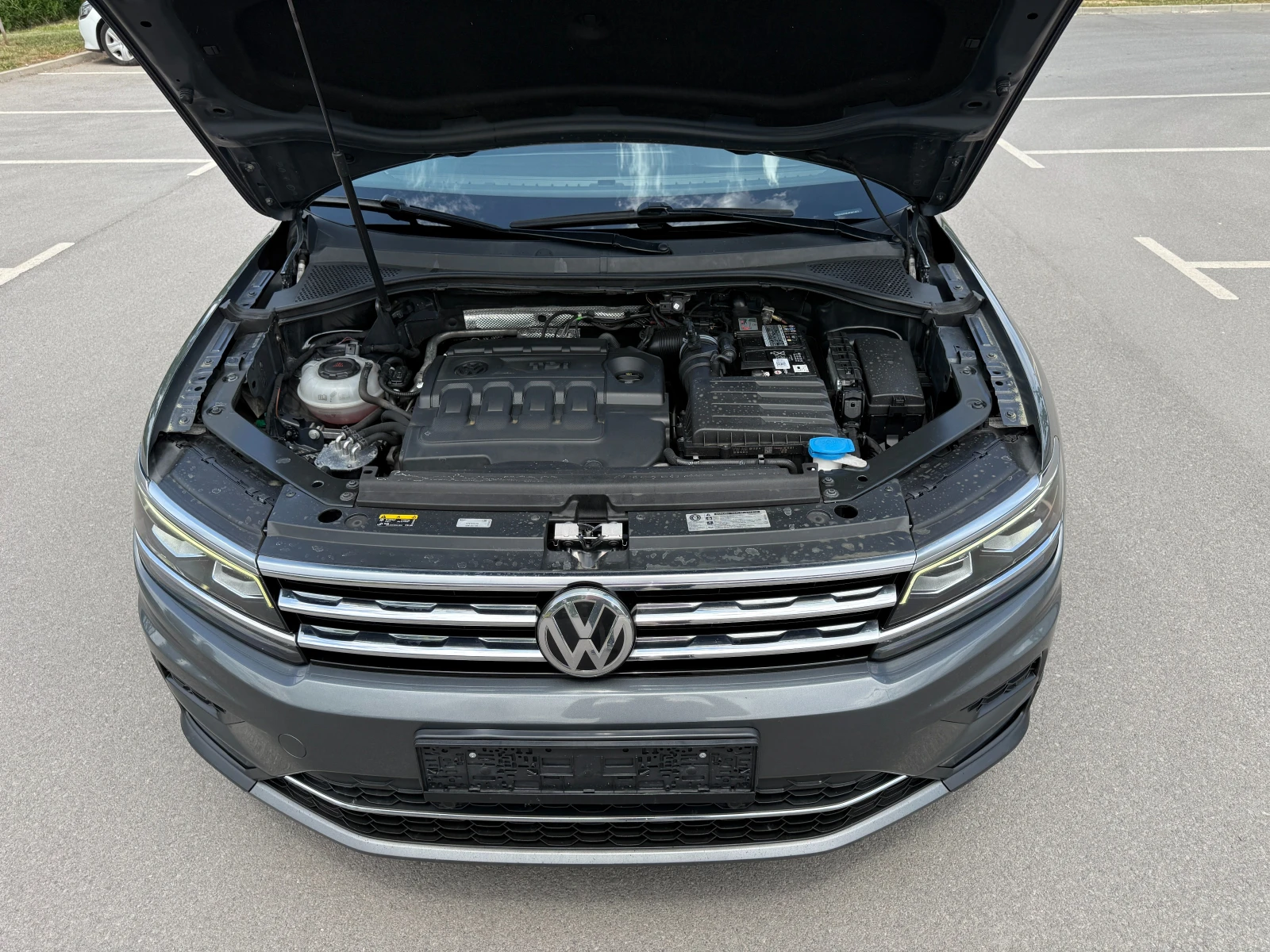 VW Tiguan 2.0 TDI* 4MOTION* DIGITAL* КАТО НОВА* , снимка 13 - Автомобили и джипове - 54740025