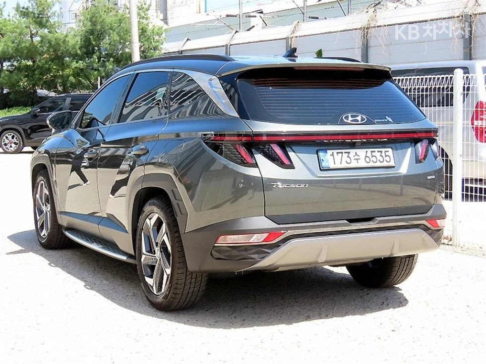 Hyundai Tucson 1.6* 4X4* DISTR* ОБДУХВАНЕ* 360* , снимка 3 - Автомобили и джипове - 55539692