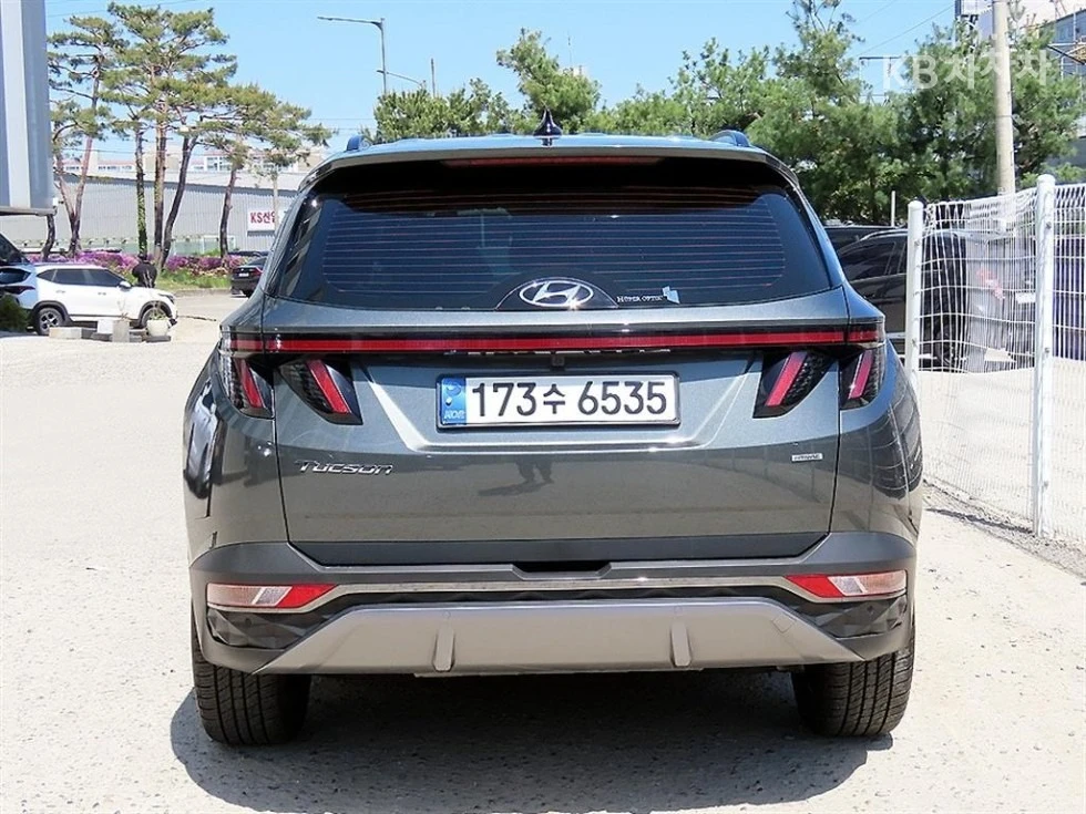 Hyundai Tucson 1.6* 4X4* DISTR* ОБДУХВАНЕ* 360* , снимка 4 - Автомобили и джипове - 55539692