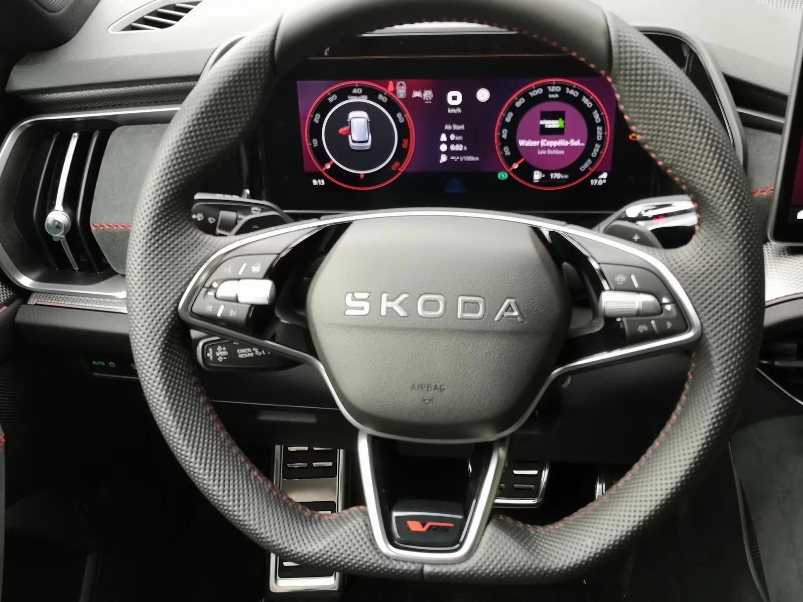 Skoda Kodiaq RS 2.0 TSI 4x4 CANTON MATRIX-LED CAMERA 7-МЕСТЕН , снимка 5 - Автомобили и джипове - 55607120