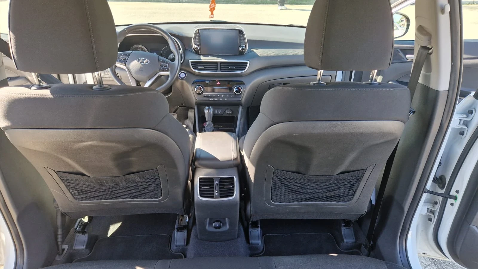 Hyundai Tucson 1.6 crd, снимка 12 - Автомобили и джипове - 56154254