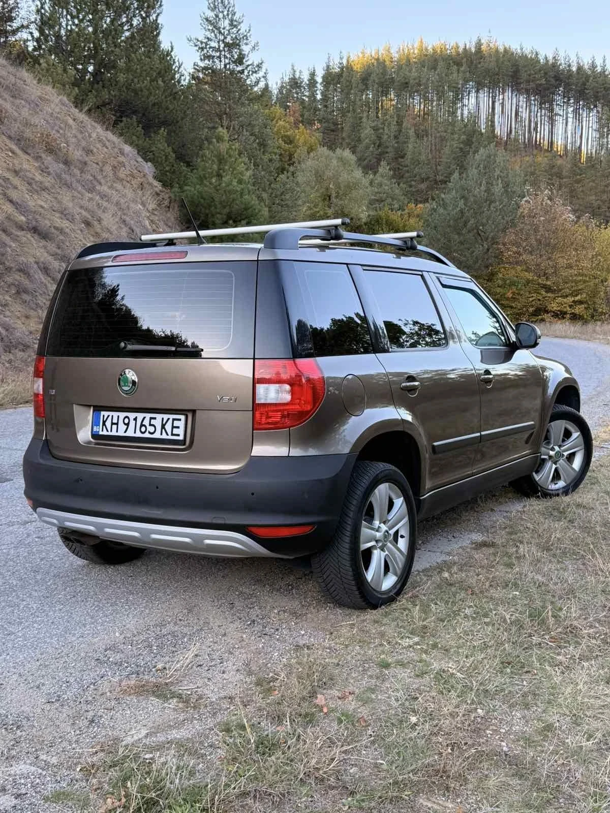 Skoda Yeti 2.0 TDi, снимка 5 - Автомобили и джипове - 56662299