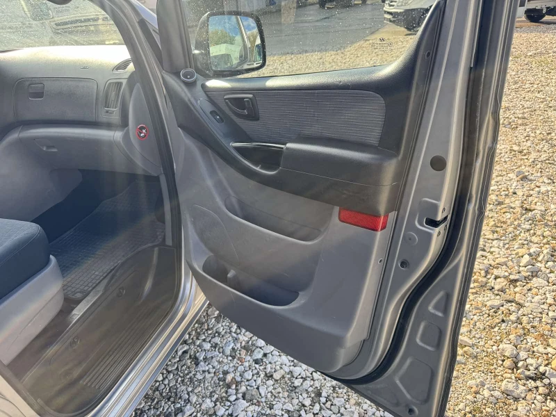 Hyundai H1 KLIMA, 6-СКОРОСТИ, 136К.С., снимка 9 - Бусове и автобуси - 52170064