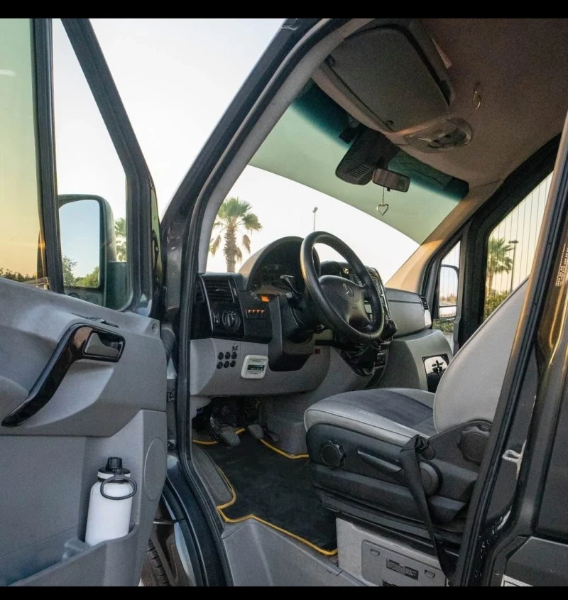 Mercedes-Benz Sprinter 516 VIP АВТ. ВРАТА, снимка 10 - Бусове и автобуси - 53480582