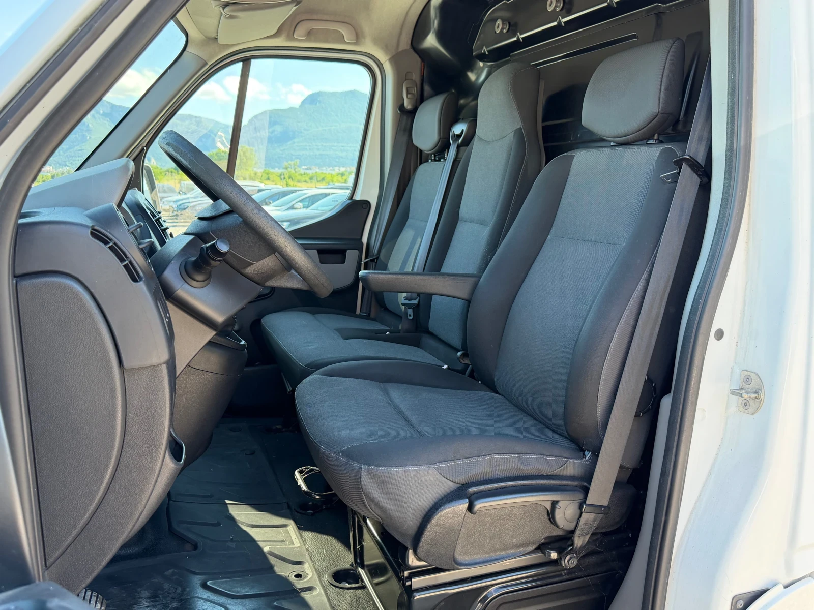 Renault Master 2.3D 136кс * Хладилен* * Италия* , снимка 15 - Бусове и автобуси - 55715306