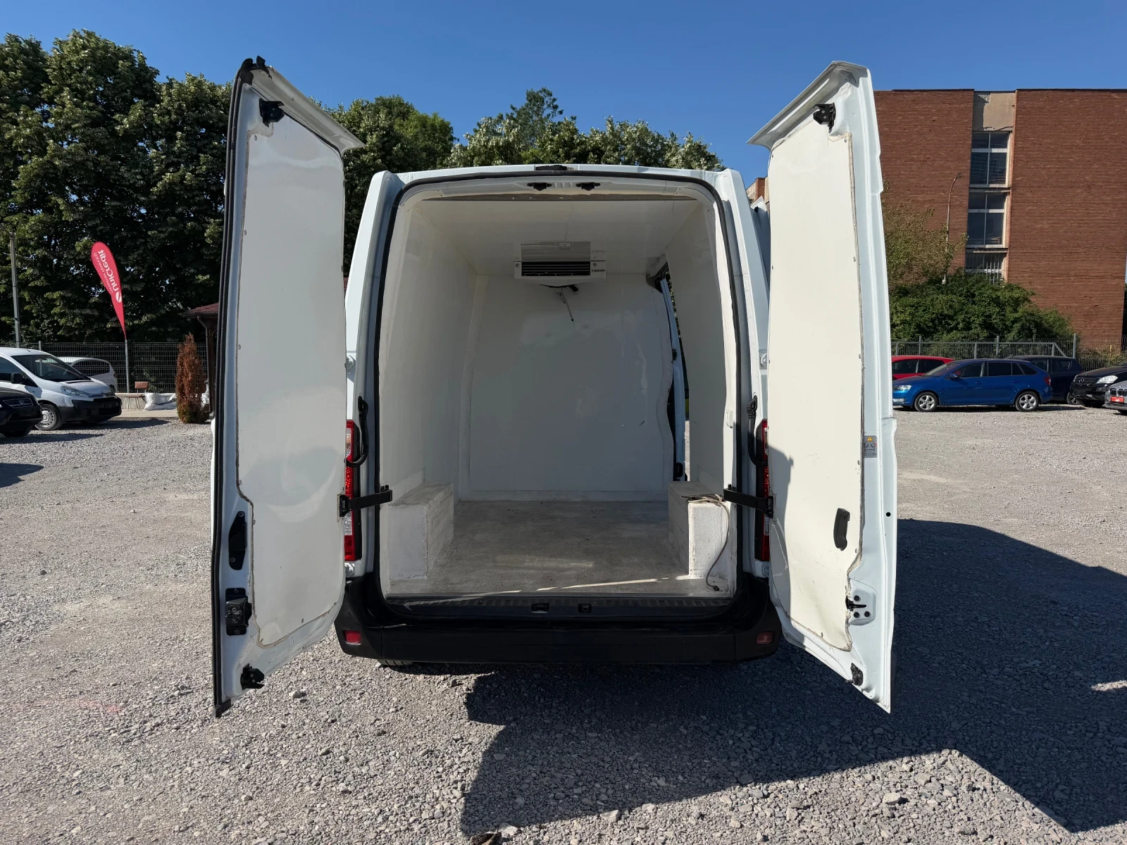 Renault Master 2.3D 136кс * Хладилен* * Италия* , снимка 9 - Бусове и автобуси - 55715306