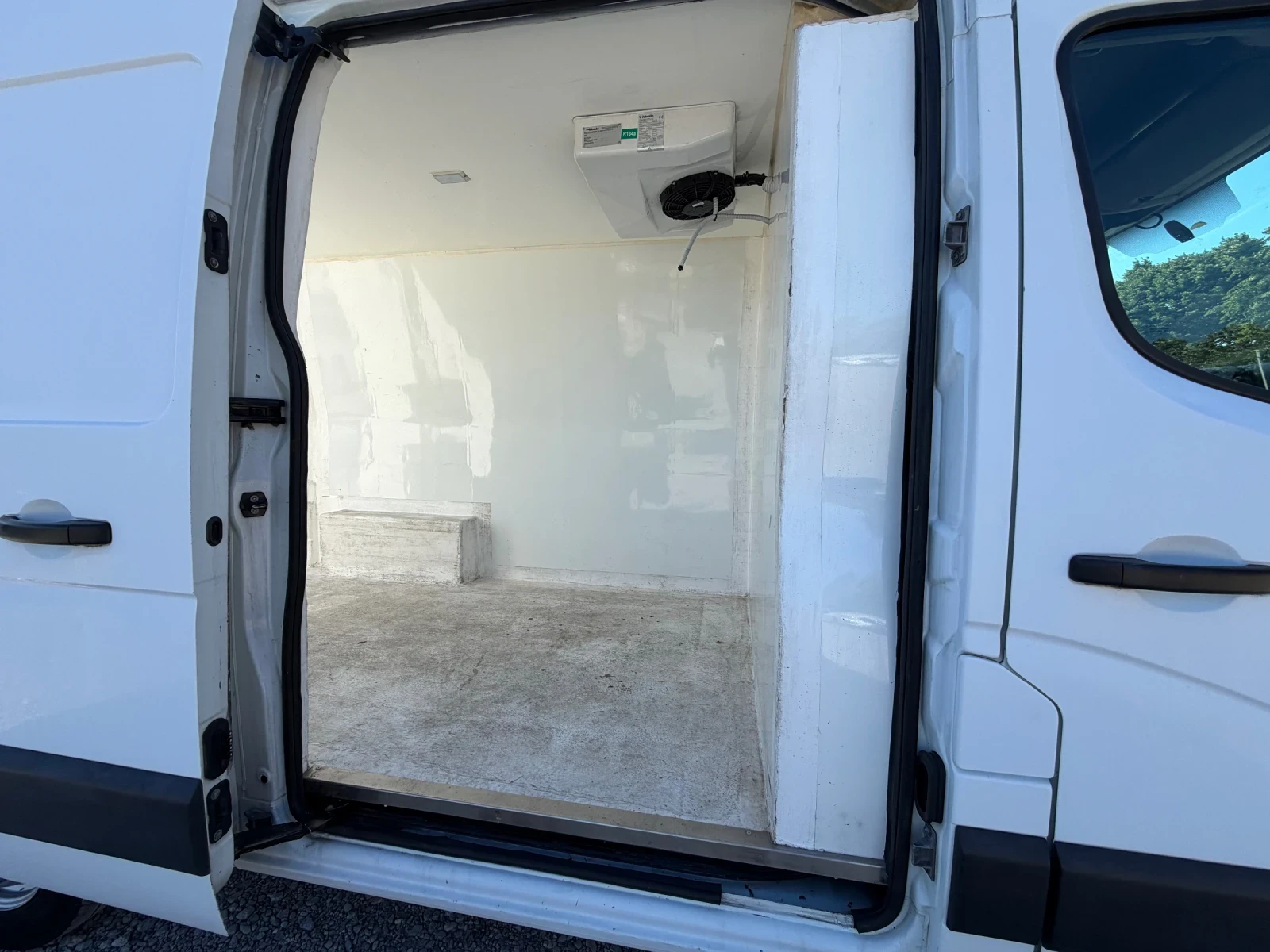 Renault Master 2.3D 136кс * Хладилен* * Италия* , снимка 12 - Бусове и автобуси - 55715306