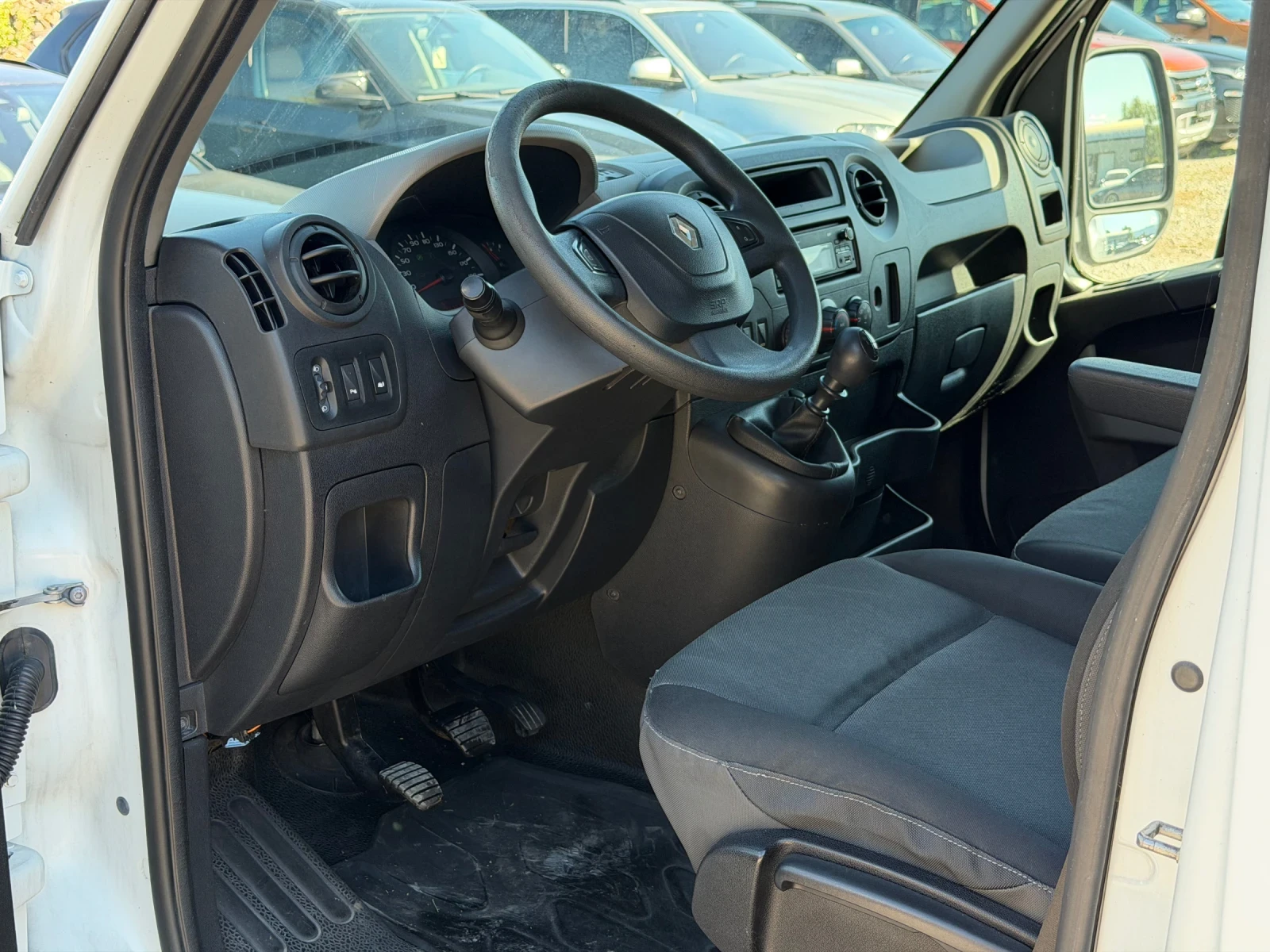 Renault Master 2.3D 136кс * Хладилен* * Италия* , снимка 14 - Бусове и автобуси - 55715306