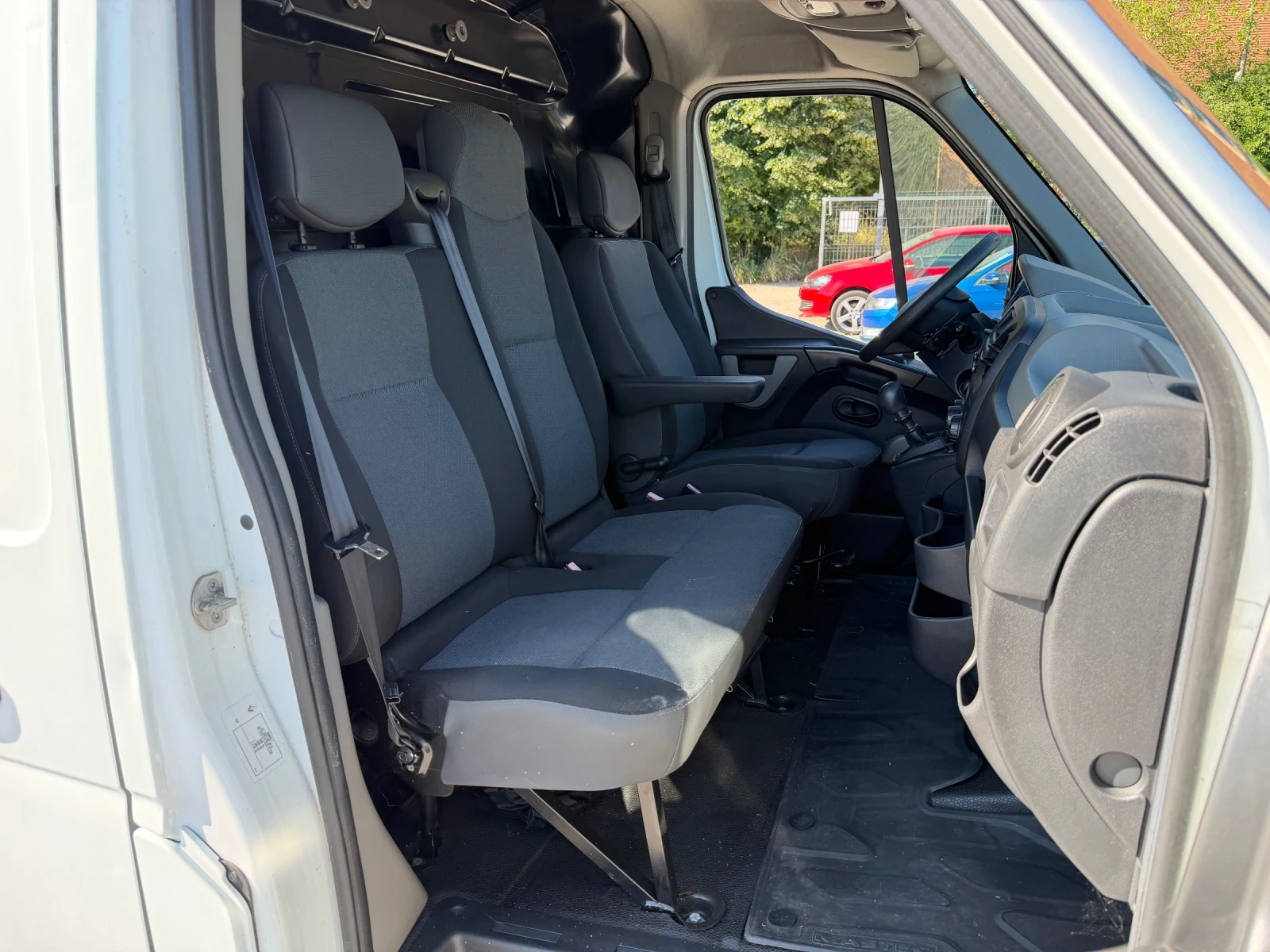Renault Master 2.3D 136кс * Хладилен* * Италия* , снимка 16 - Бусове и автобуси - 55715306