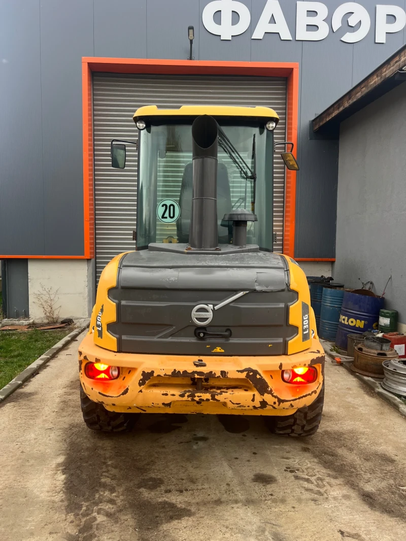 Челен товарач Volvo L30G, снимка 6 - Индустриална техника - 52367546