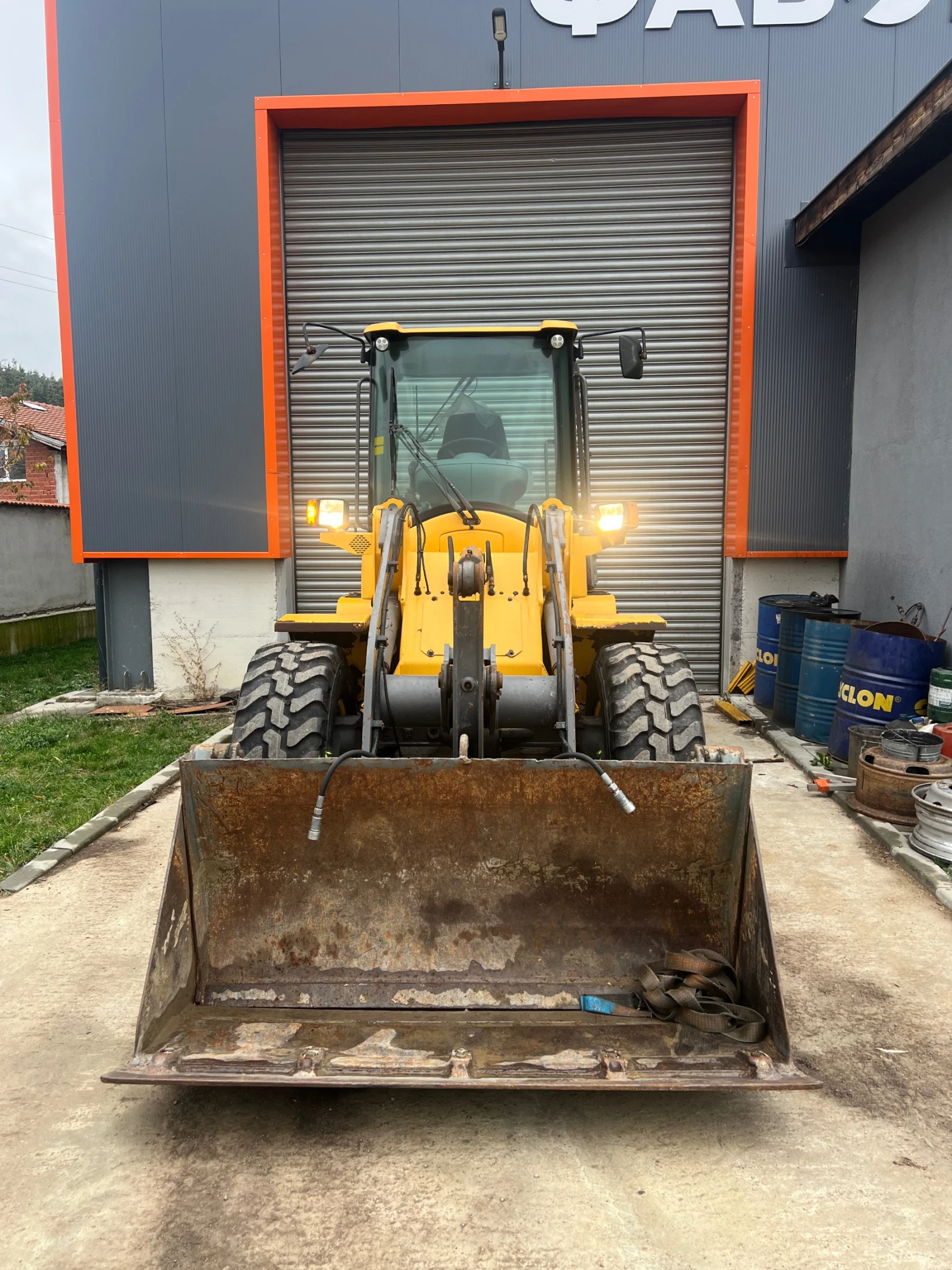 Челен товарач Volvo L30G - изображение 2