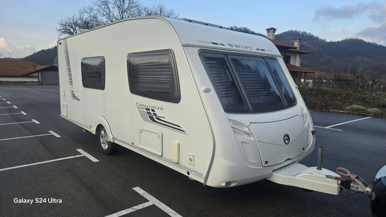 Каравана Swift Challenger, снимка 5 - Каравани и кемпери - 54095811