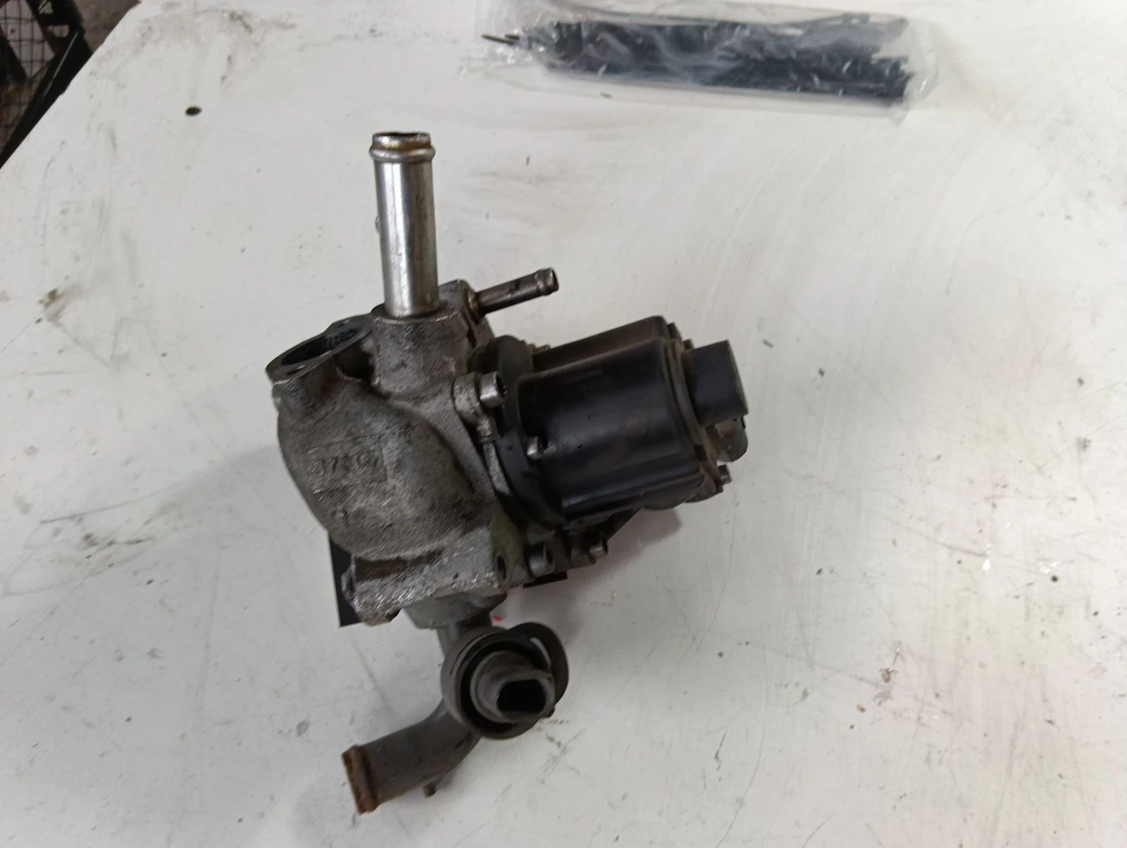 ЕГР 4.2TDI 057131501G 057131224E Audi A8