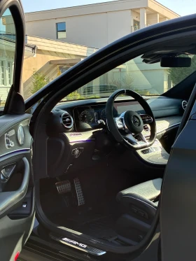 Mercedes-Benz E 63 AMG  S 4MATIC + , снимка 11