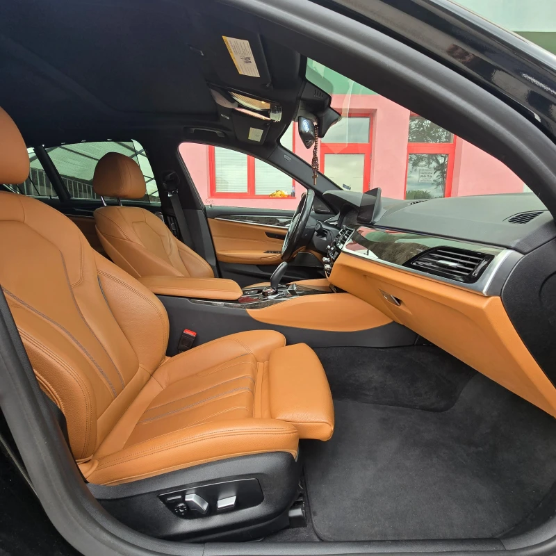 BMW 530 i xDrive/M-Pack/Harman Kardon, снимка 13 - Автомобили и джипове - 42182440