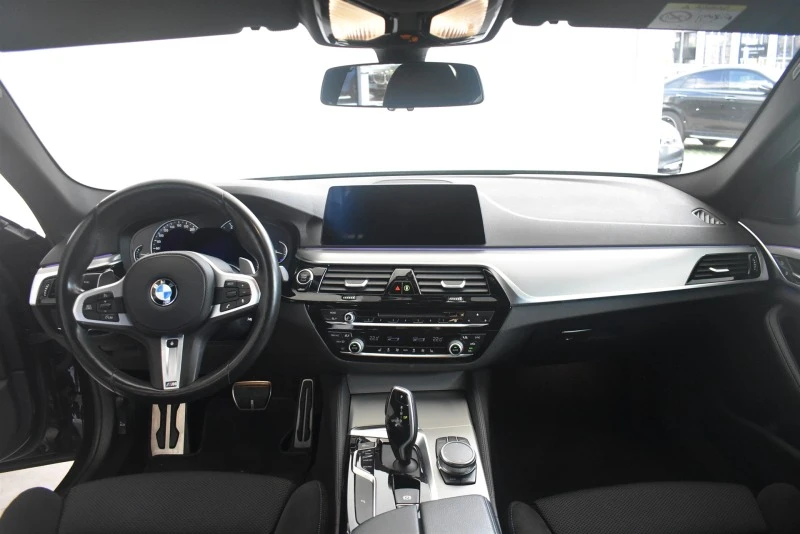 BMW 530 xDrive Седан, снимка 6 - Автомобили и джипове - 45521595