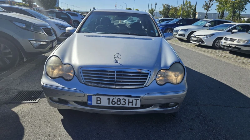 Mercedes-Benz C 270 Перфектен, обслужен, снимка 3 - Автомобили и джипове - 47856126