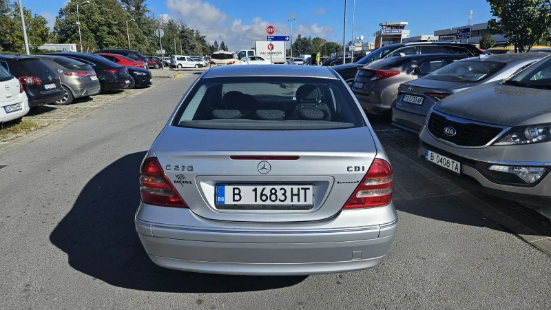 Mercedes-Benz C 270 Перфектен, обслужен, снимка 7 - Автомобили и джипове - 47856126