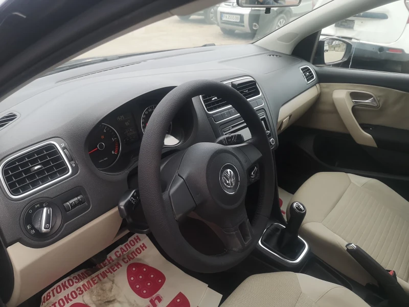 VW Polo 1.6 TDI , снимка 12 - Автомобили и джипове - 48815132