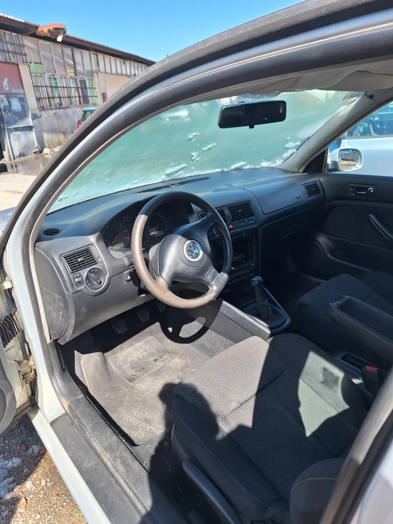 VW Golf 2.3, снимка 8 - Автомобили и джипове - 49572512