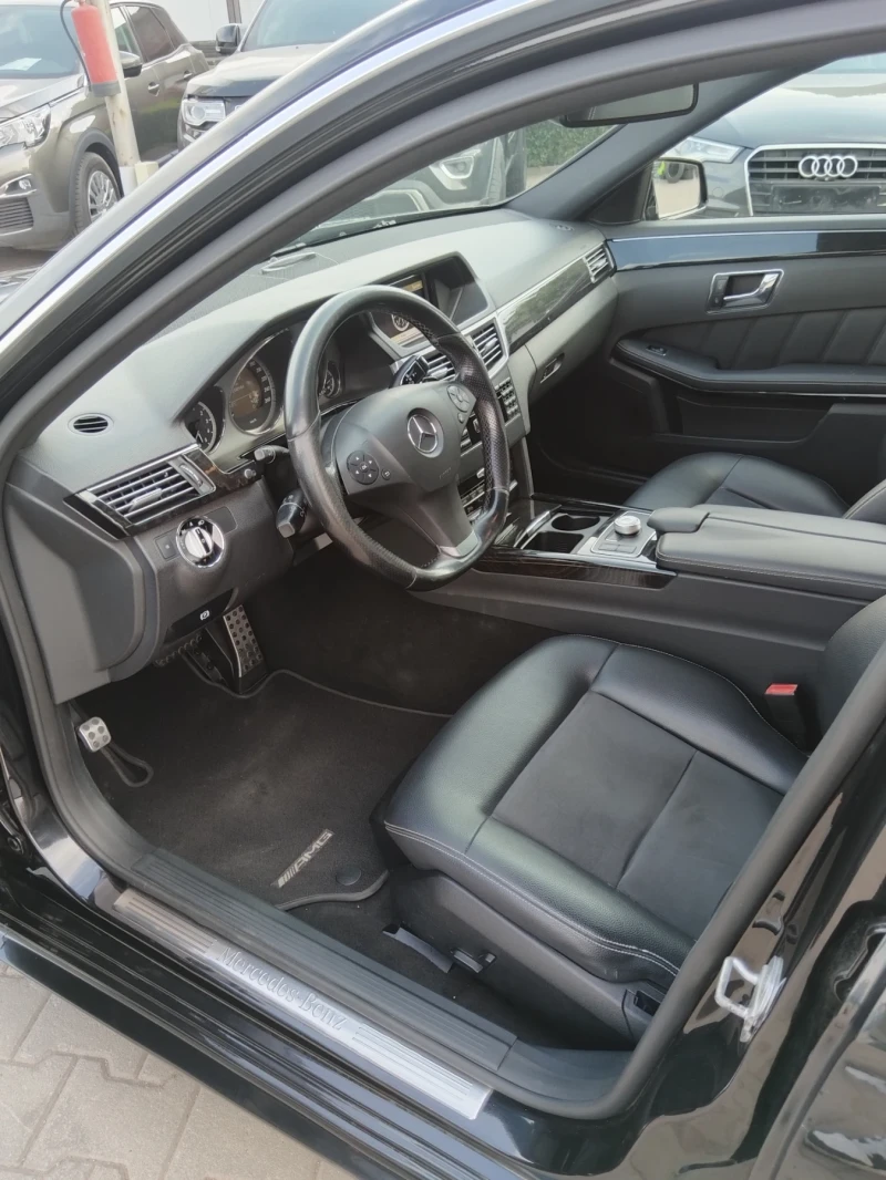 Mercedes-Benz E 350 Седан, AMG пакет, Avangard, снимка 6 - Автомобили и джипове - 52413510