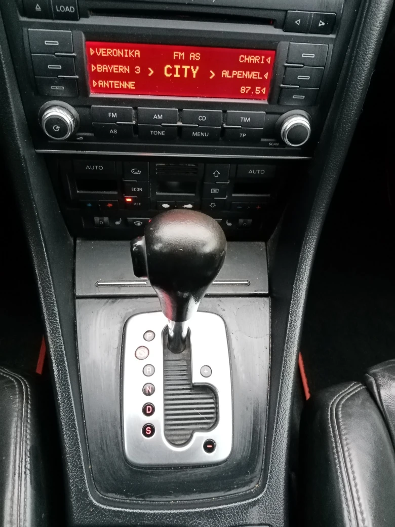 Audi A4 2.7 S LINE, 7G-TRONIK, снимка 16 - Автомобили и джипове - 53024172