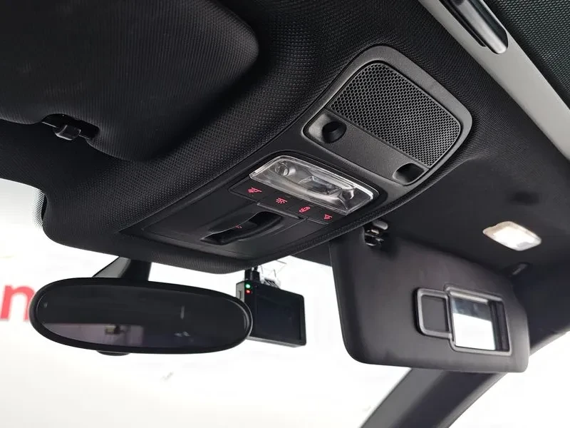 Audi A1 1.6 TDI, снимка 16 - Автомобили и джипове - 54124902