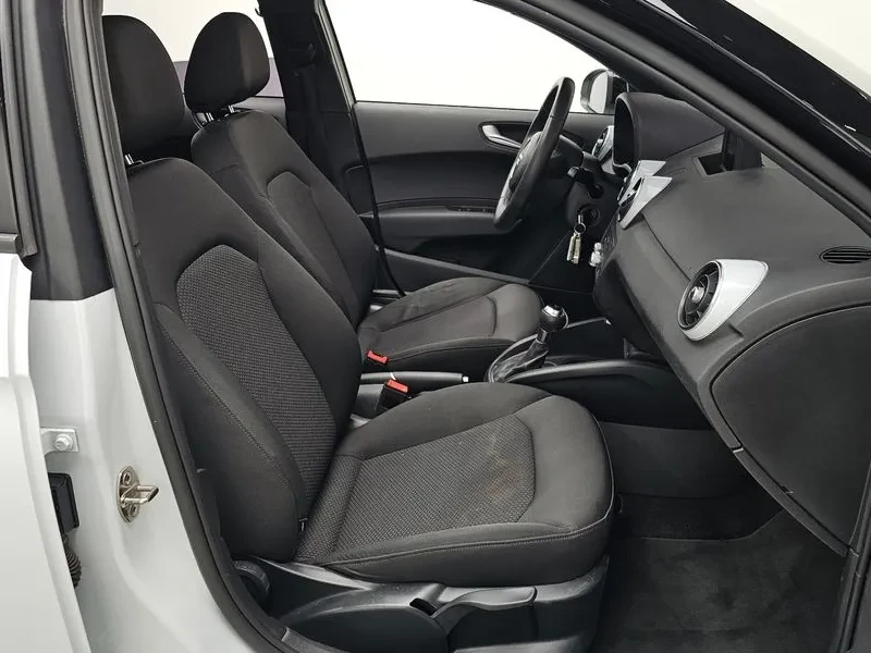 Audi A1 1.6 TDI, снимка 10 - Автомобили и джипове - 54124902